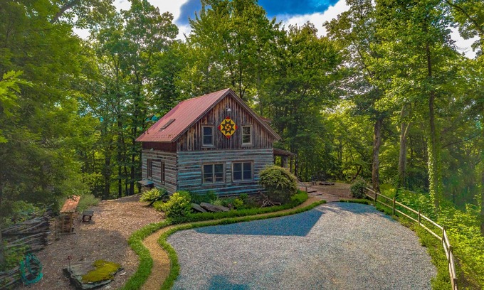 Vilas Cabin | Cabin in Wonderful Mountaintop Setting
