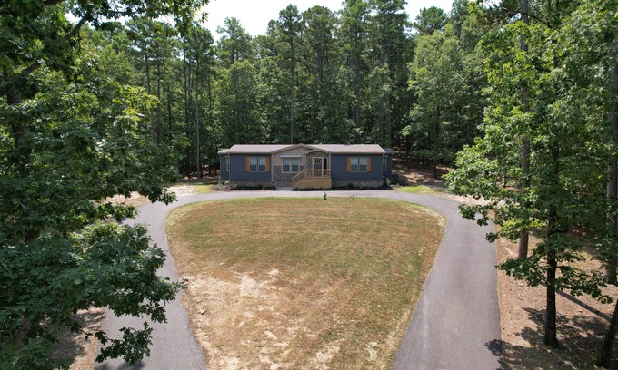 Royal Cabin | Cabin K, Beautiful 3 bedroom Cabin On Lake Ouachita!