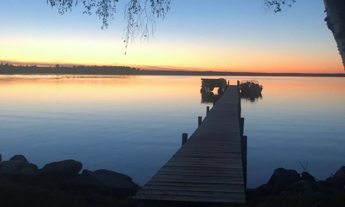 Engadine Cabin | Cabin located on beautiful Lake Millecoquins