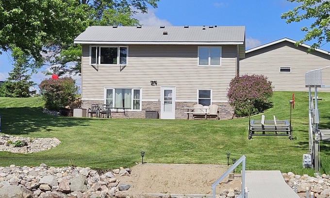 Brandon Cabin | Cabin on Big Chippewa Lake for rent. Located in Brandon, MN.