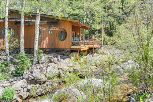 Black Hawk House | Cabin on Clear Creek A Hobbits Retreat!