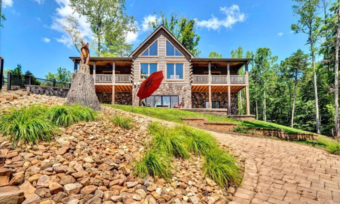 Moneta House | Cabin on the Cove