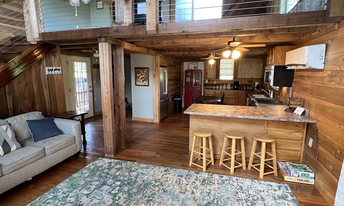 Jasper Cabin | Cabin @ Smith Lake. Neighborhood Boat Launch. Close to dam and Duncan Bridge