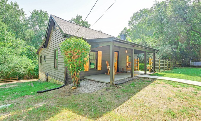 Carrollton Cabin | Cabin w/Fire Pit - 7 Mi to Downtown Carrollton!