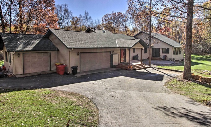 Breezy Point Cabin | Cabin w/Fire Pit & Movie Room, 1 Mi to Lake