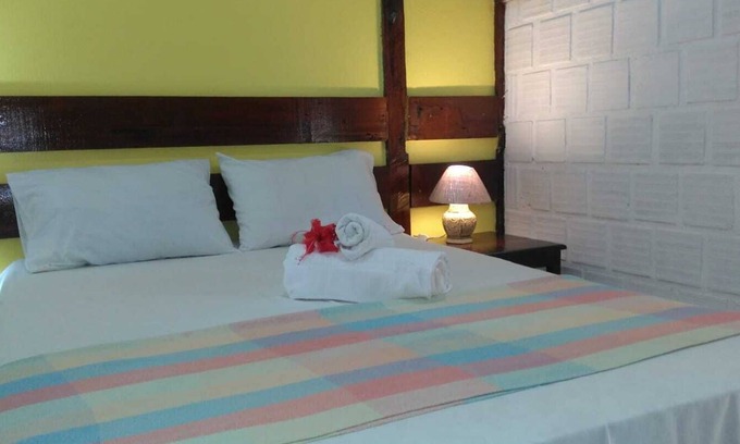 Porto Seguro Cabin | Cabin with kitchen: 500 meters from the beach. With parking and barbecue.