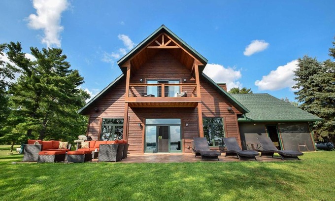Siren House | Cabin with Gradual Slope to Sandy Bottom Swimming!