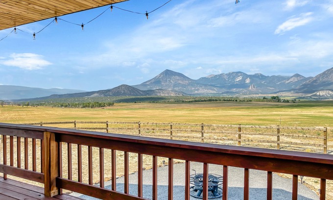 Crawford House | Cabin with Jaw-dropping Views near Black Canyon