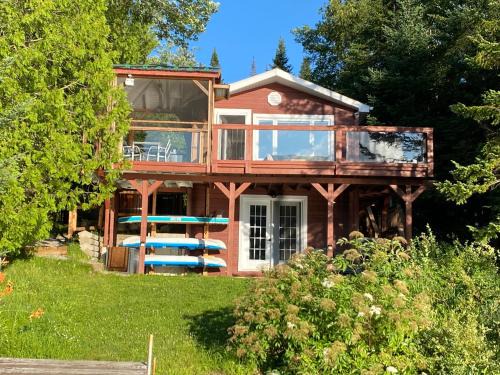 St-Adolphe-d'Howard Ski Chalet | Cabines Niksen