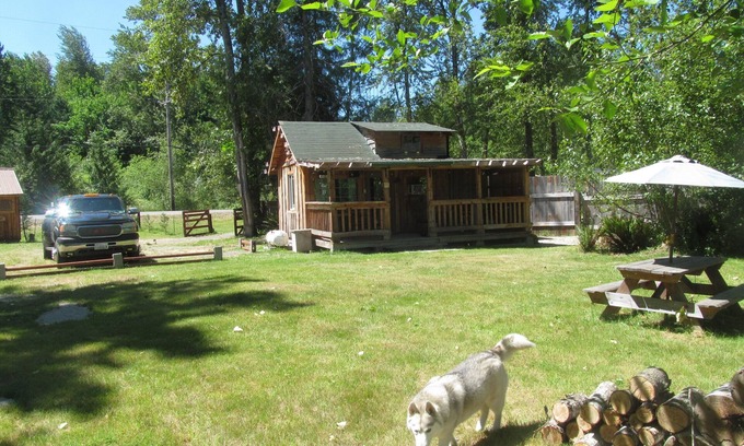 Toutle Cabin | Cabins on the Toutle River , 646 South Toutle Rd.