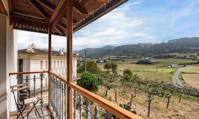 Mondonedo Apartment | Cabozo Room with Mountain Views and Private Balcony