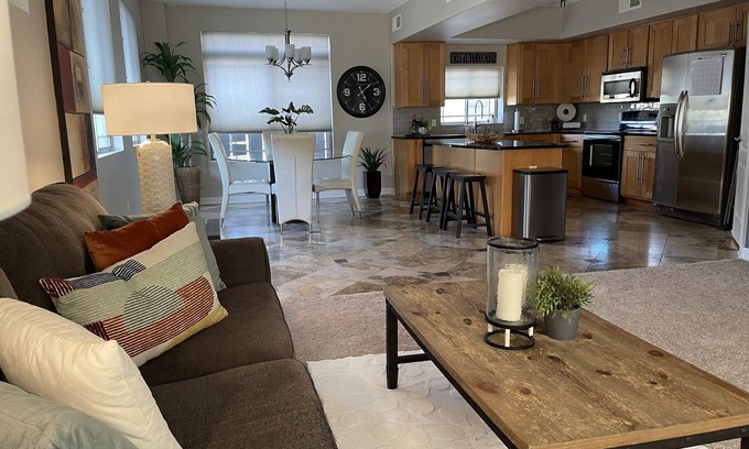 Tempe House | Cactus League Getaway - Chicago Cubs' Spring Training dream location!