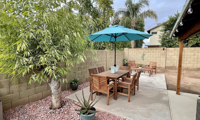 Paradise Valley Village House | Cactus Oasis -Cheerful 3 bedroom family home with heated pool.