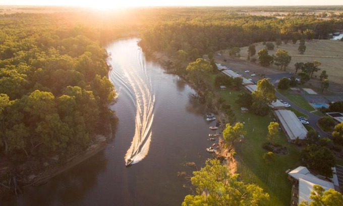 Moama Hotel | Cadell On The Murray Motel