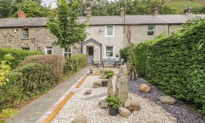 Dwygyfylchi Cottage | CAE BACH, pet friendly, with open fire in Dwygyfylchi
