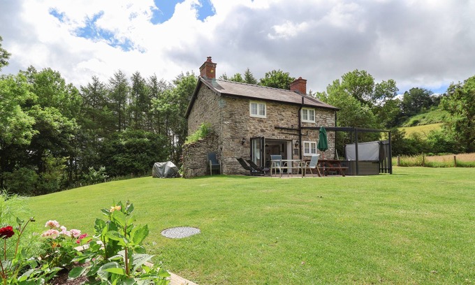 Bronygarth Cottage | CAE IOCYN, pet friendly, character holiday cottage in Chirk