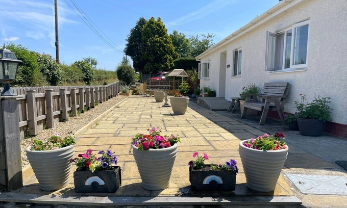 Llandyssiliogogo Cottage | Caerhafod, Llangrannog