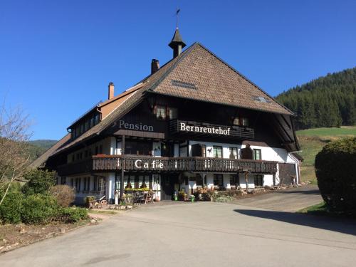 Voehrenbach Hotel | Café - Pension Bernreutehof