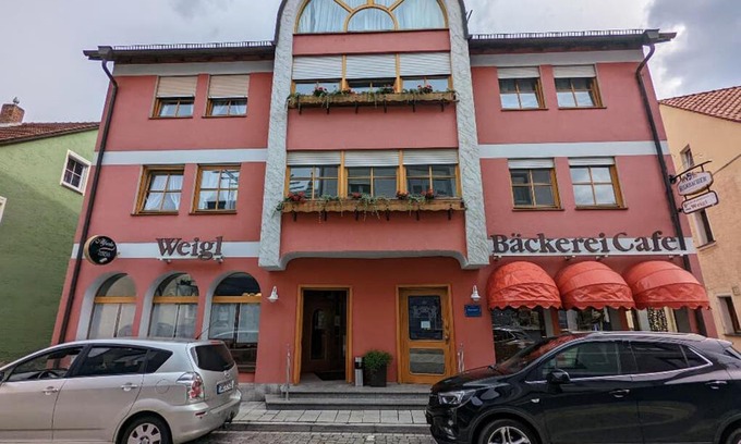 Oberviechtach House | Cafe-Bäckerei-Pension Weigl