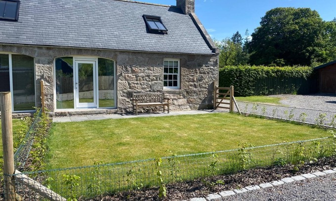 Ballater Cottage | Cairn Leuchan,Glen Muick, Ballater