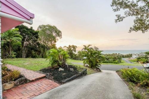 Seventeen Seventy Apartment | Cake By The Ocean - Gorgeous Views, Pet & Family Friendly Retro Beach House in 1770