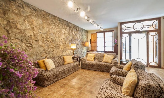 Premia de Mar House | CAL PADRI1871 - 30min to Barcelona, Groups & Families, Beach Stylish House