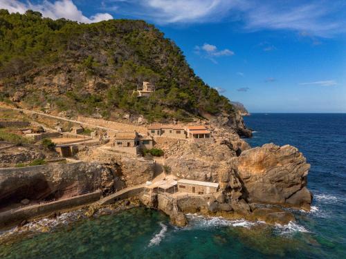 Estellencs House | Cala Estellencs Beach House by Slow Villas