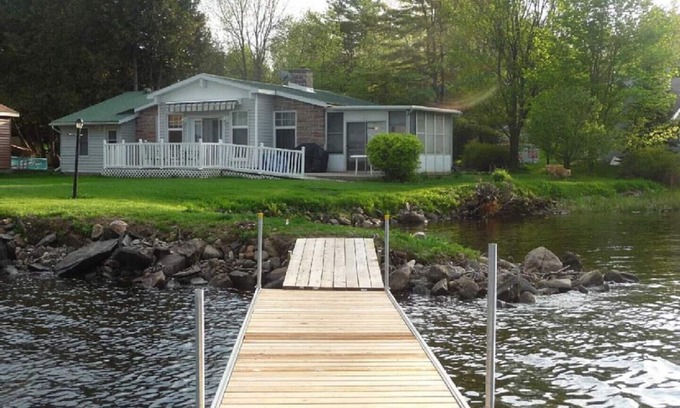 Calabogie House | Calabogie Lake - Waterfront Cottage- Week of August 23 - 30 is still Available!