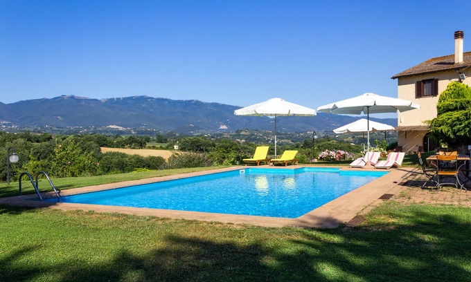 Tarano Villa | CalaSabina Tarano Enchanting Villa with large pool close to Rome