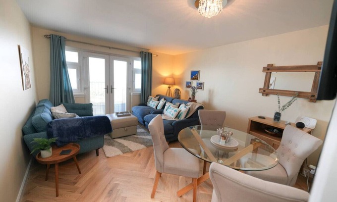 Saltcoats Apartment | Caledonia by the Sea