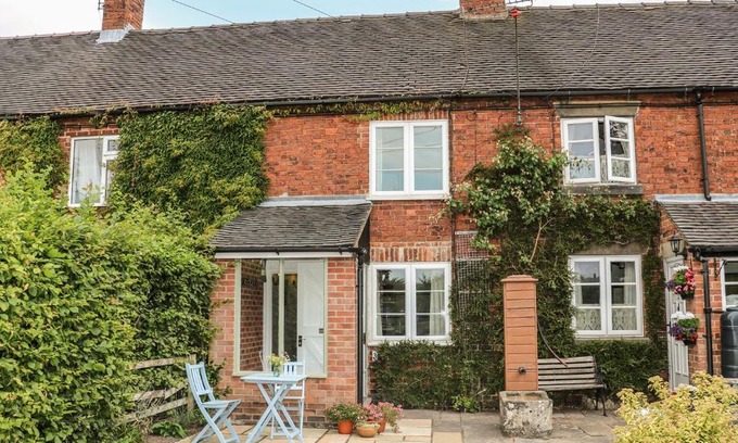 Ashbourne House | Callow Cottages