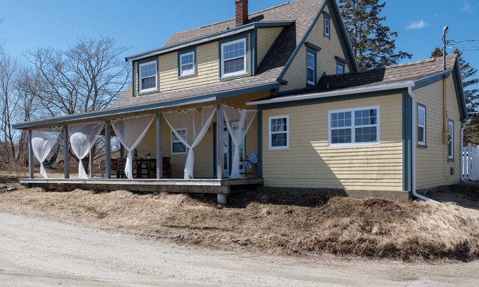 Western Shore House | Calm and Relaxing sunrise Oceanview of Oak Island. 2 "Master" bedrooms.