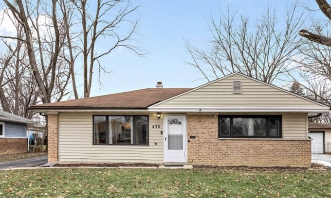 University Park House | Calm clean getaway.