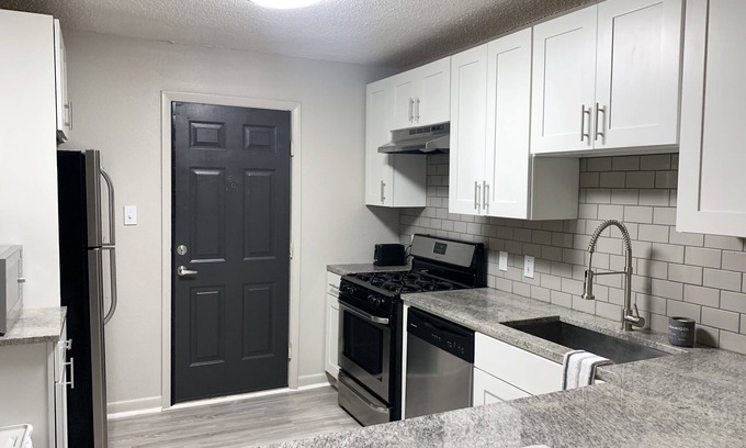 Reynoldstown Apartment | Calm & Cozy Apt in Gated Community