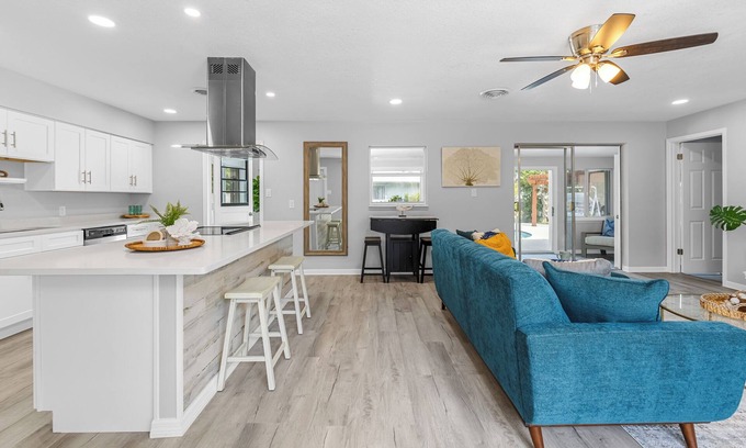 Sherwood Forest House | Calm Oasis Home, Pool, Walk to Restaurants