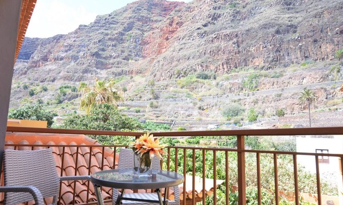 Agulo Apartment | Calma Suites modern 1BR apartment with terrace and views