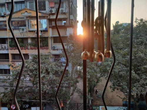 Juhu Apartment | Calming Abode