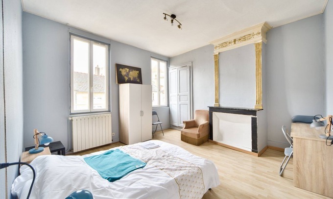 Nevers Apartment | Calming Lilac in Nevers's heart