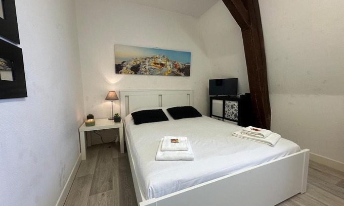 Sedan Apartment | Calvaire charmant studio rénové proche gare