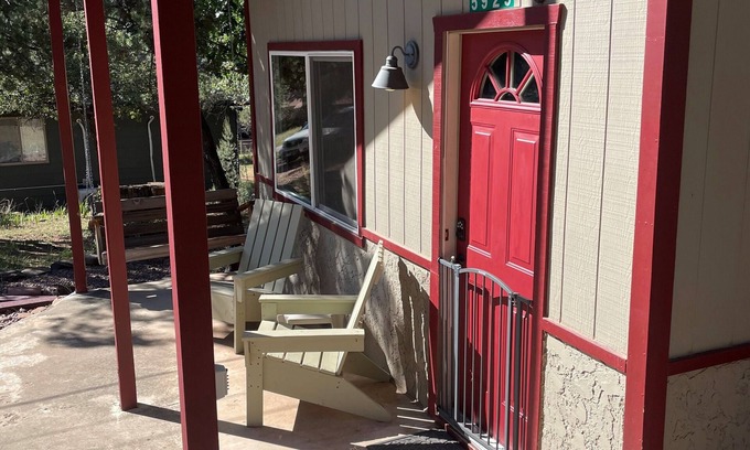 Pine Cabin | Calypso's Hideaway in delightful Pine with WiFi, AC