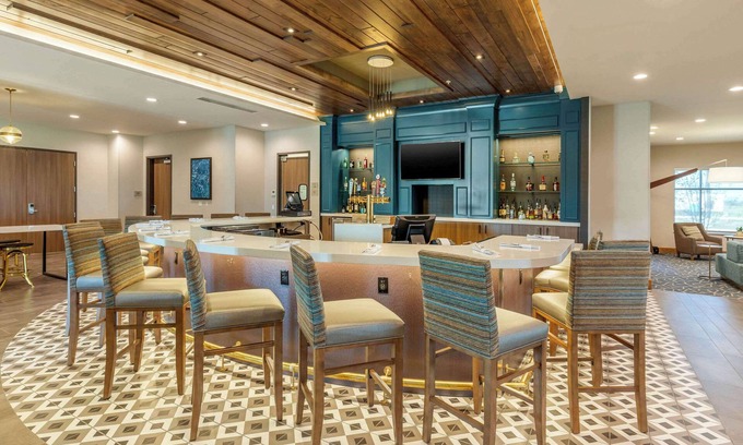 Bettendorf Hotel | Cambria Hotel Davenport Quad Cities