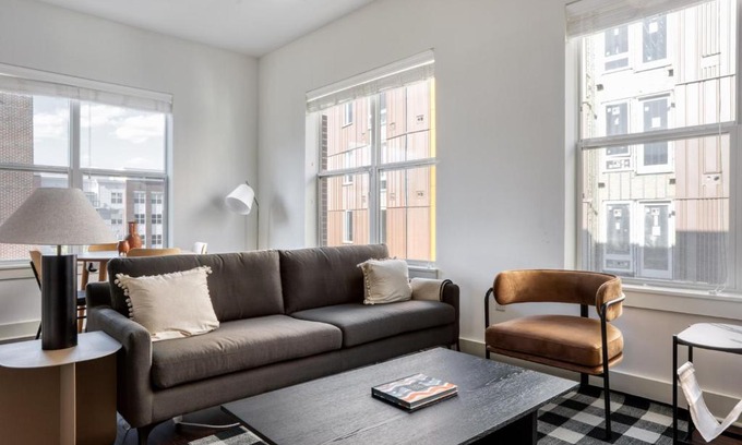 Cambridge Apartment | Cambridge 2BR w Gym Roof BOS-773