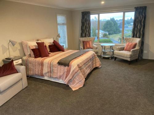 Cambridge House | Cambridge Te Awa Rivertrail BnB