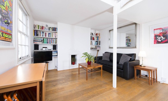 Camden Town Apartment | CAMDEN COOL! SECONDS FROM THE TUBE!