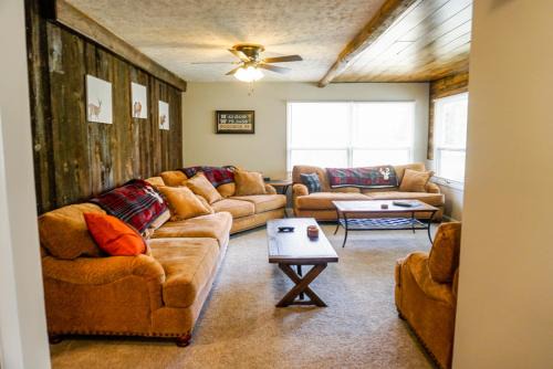 Tannersville House | Camelback Rd Rancher- On ONE ACRE & near attractions
