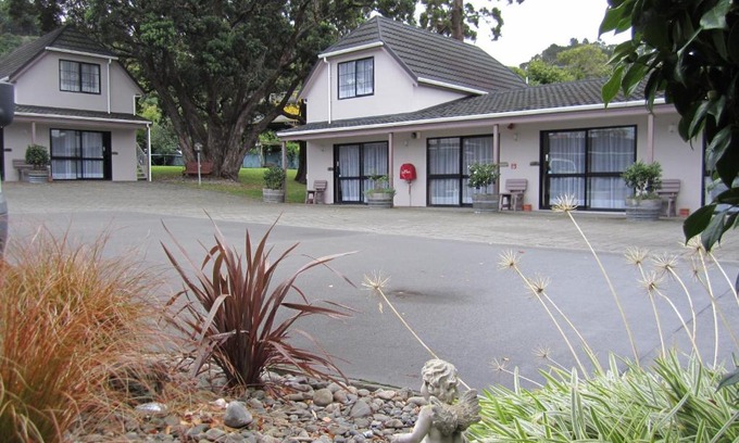 Lower Hutt Hotel | Camellia Court Motel