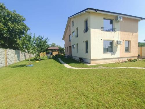 Teasc House | Camera de la Bunici - o poarta catre oriunde