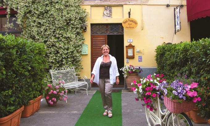 Buti Bed & Breakfast | Camere Zimmer Rooms San Francesco
