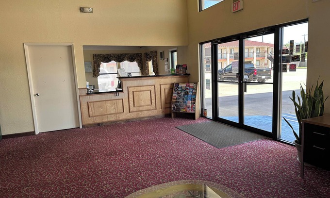 Victoria Hotel | Cameron Inn & suites