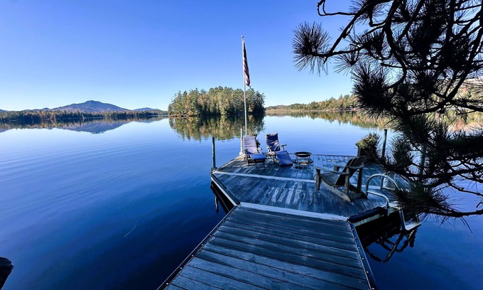 Saranac Lake House | Camp Bear Claw, private home on the shores of Oseetah Lake.